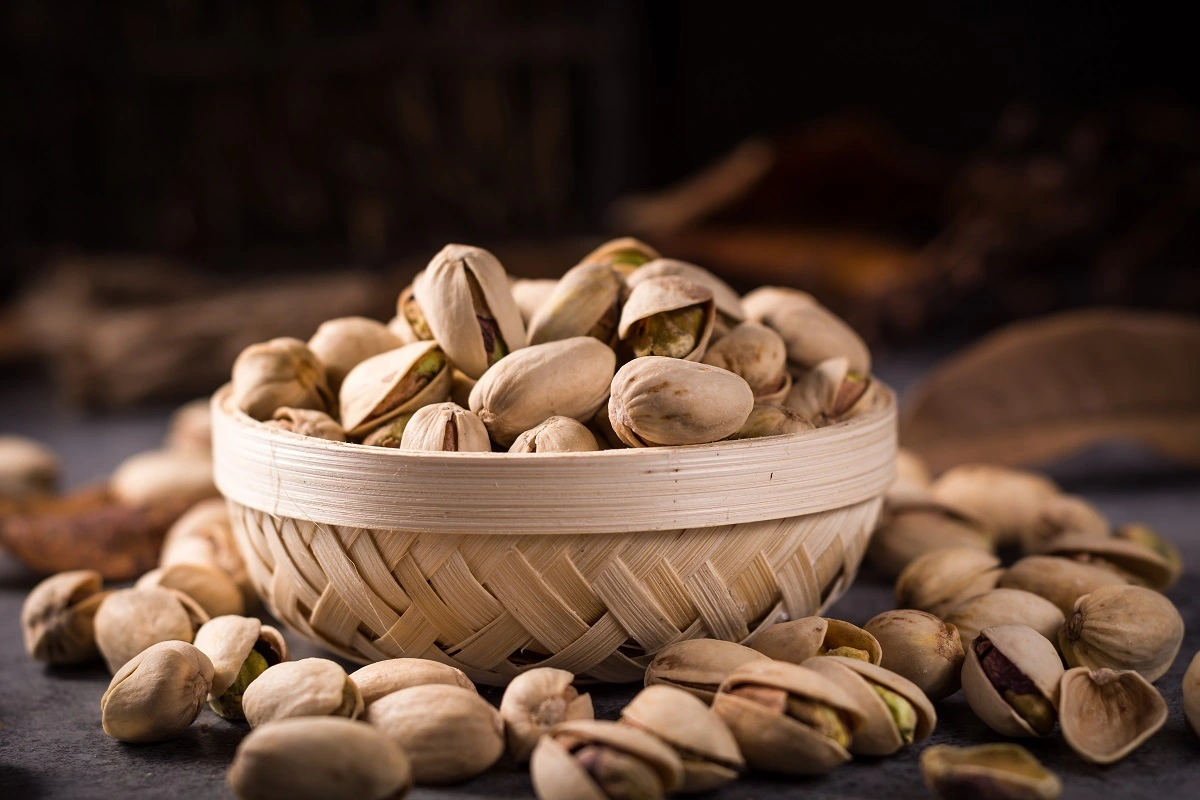 What flavor pairs well with pistachios